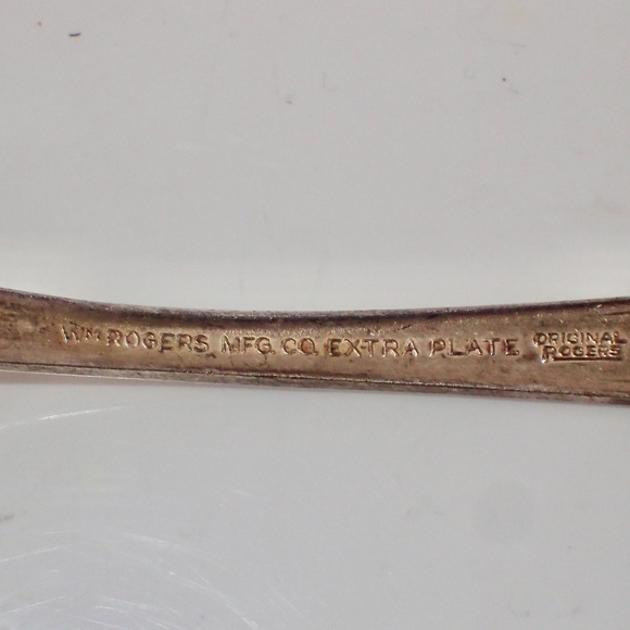 Antique Fork & 3 Spoons Wm.Rogers MFG Co Extra Silver Plate Inspiration Magnolia - Picture 8 of 10